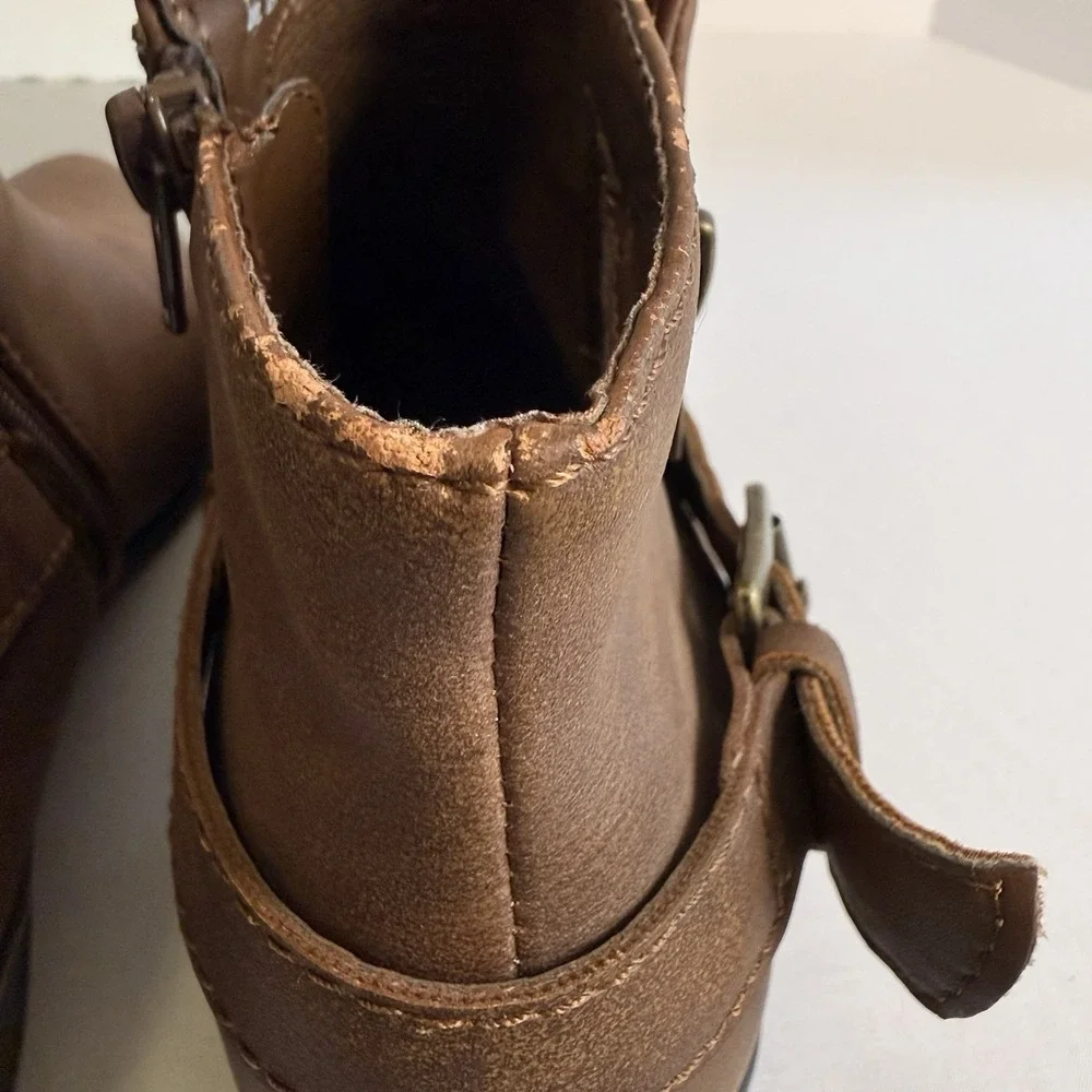 Madden Girl Hunttz Vegan Bootie Stacked Heel Side Zip Brown 6.5M Women/Teen